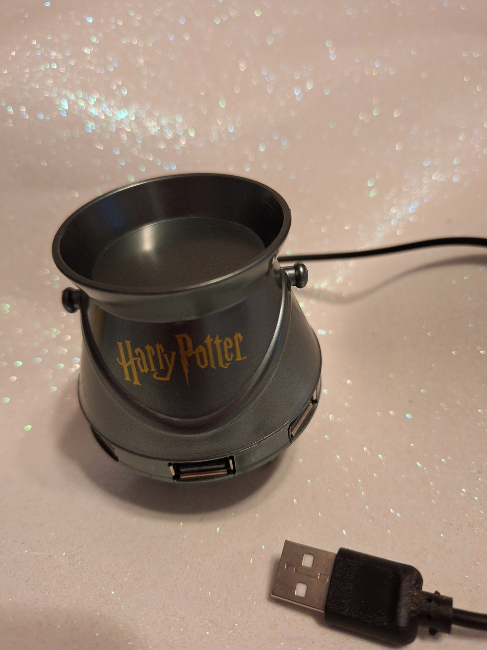 Harry Potter USB 3 Port Hub with Cauldron Design - Metallic Gray